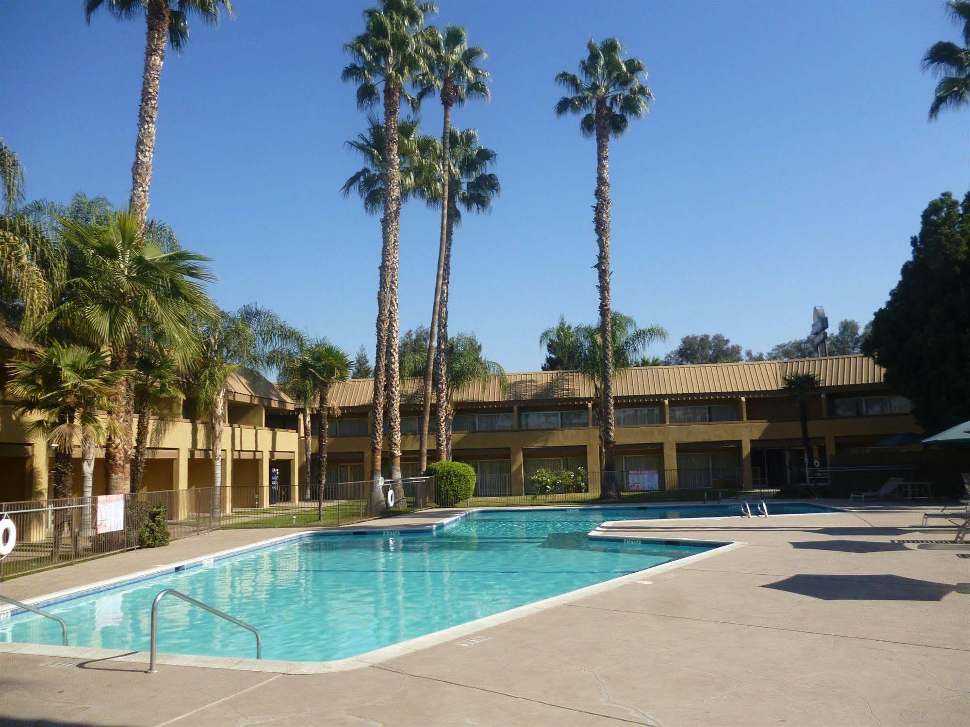 Days Inn By Wyndham Bakersfield Exterior foto